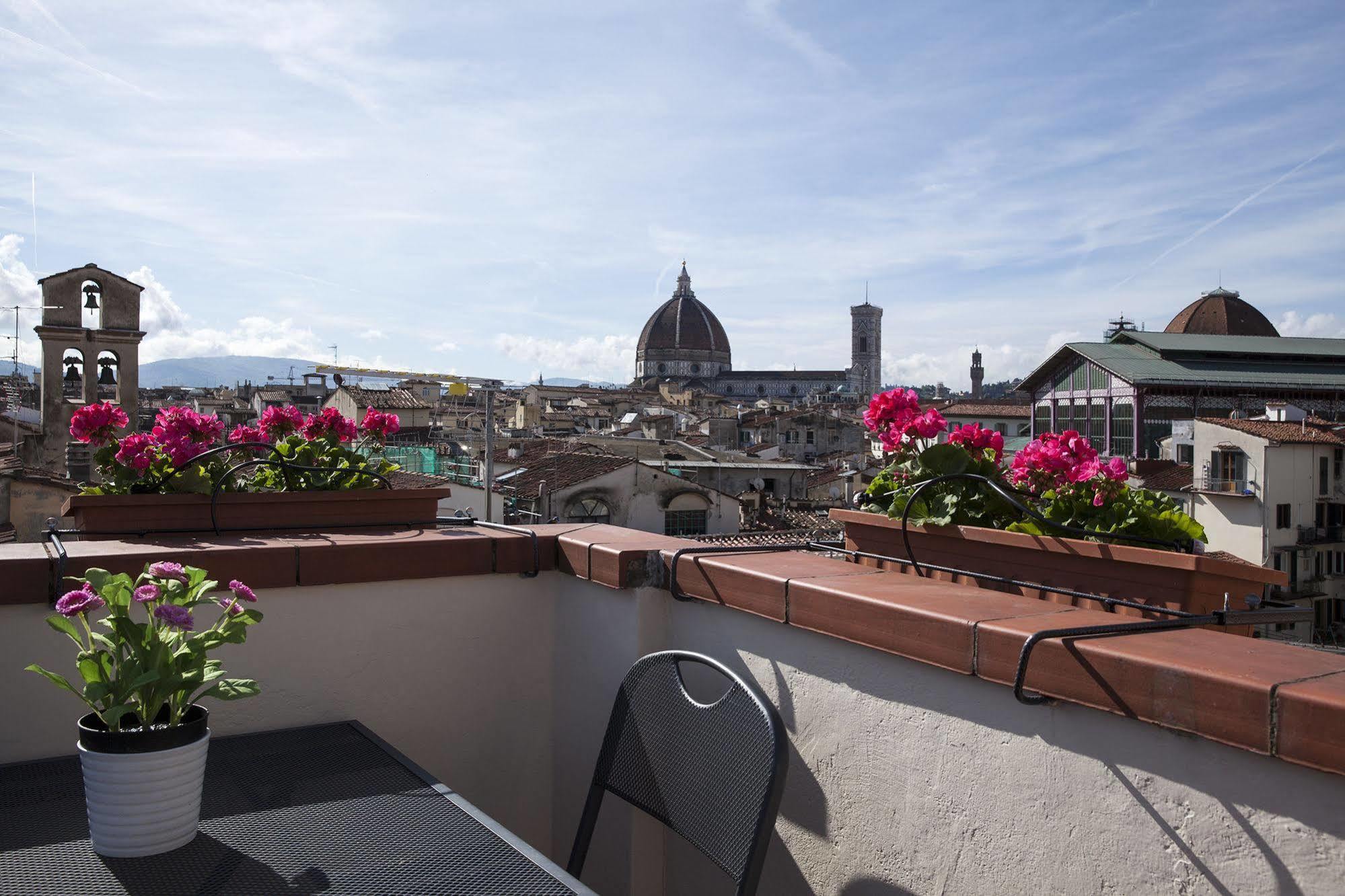 Locanda Dei Guelfi Florence Exterior photo